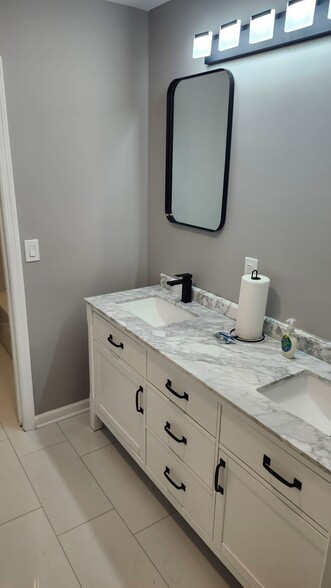 Building Photo - 17 Union Ave