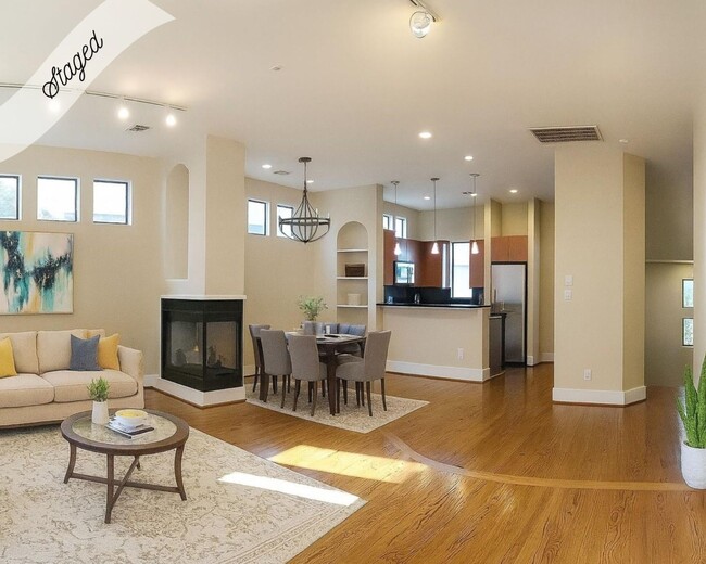 Building Photo - 404 Parker St