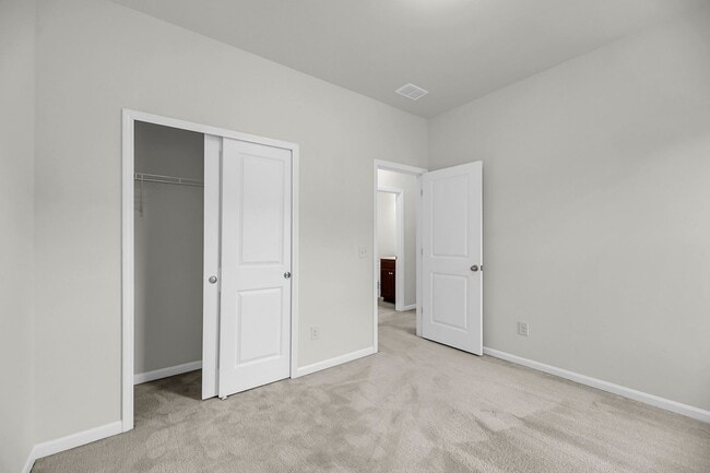 Building Photo - 544 McLernon Trce