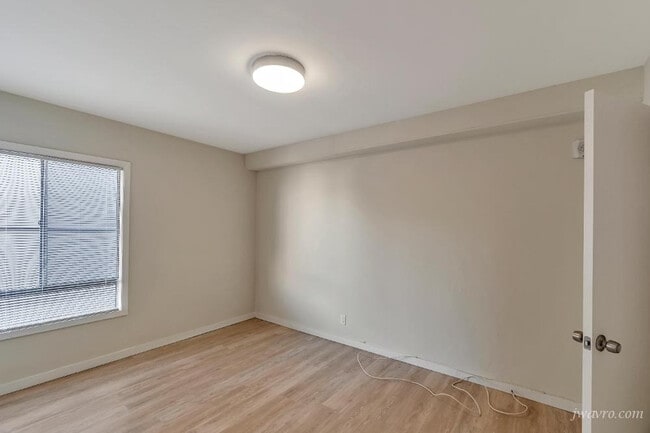 Building Photo - 70 Terra Vista Ave