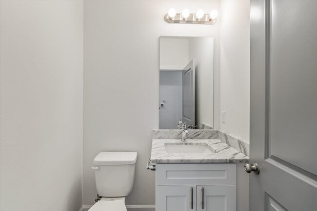 Building Photo - 1720 Airport Dr