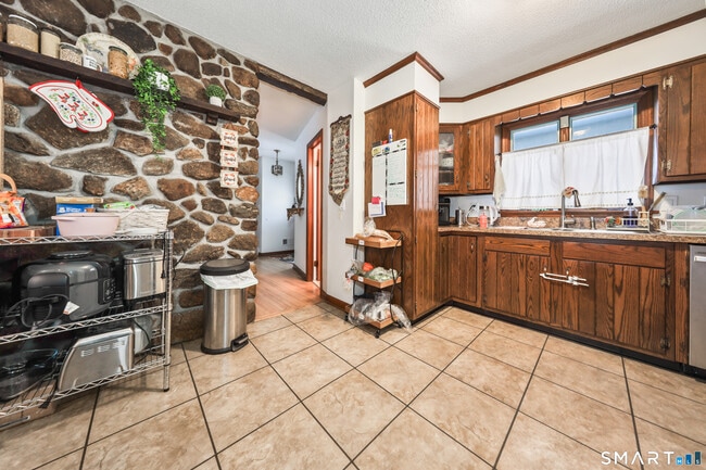 Building Photo - 41 Trout Brook Dr