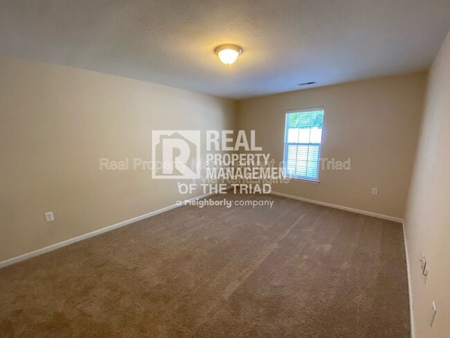 Building Photo - 3389 Hyde Pl Cir