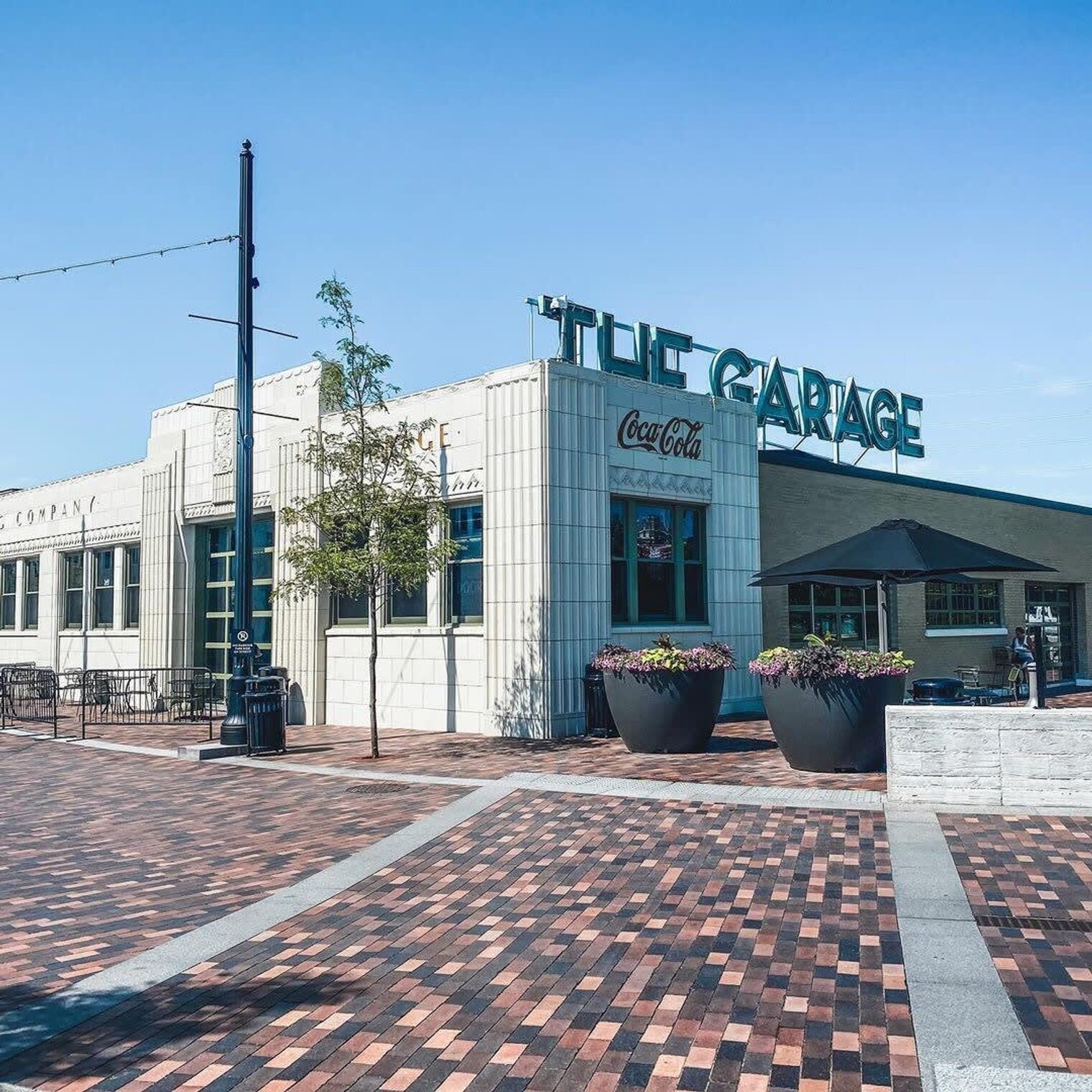 Building Photo - 747 N College Ave