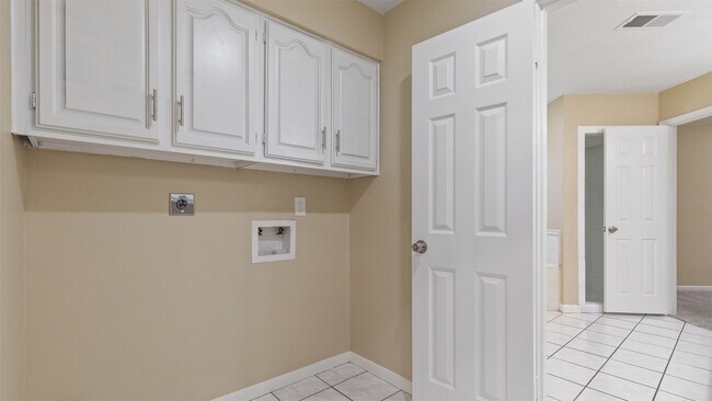 Building Photo - 22503 Holly Branch Dr