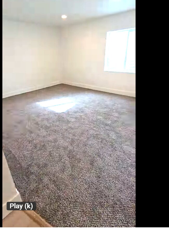 Building Photo - Join this growing Mapleton Village Community.