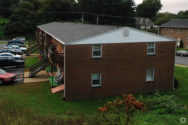 Building Photo - Orchard Hills Dr