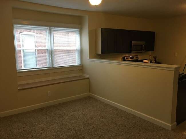 Building Photo - 1445