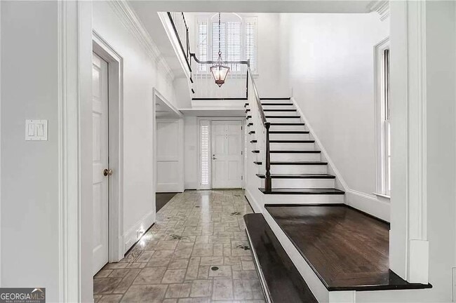 Building Photo - 460 Ivy Park Ln NE