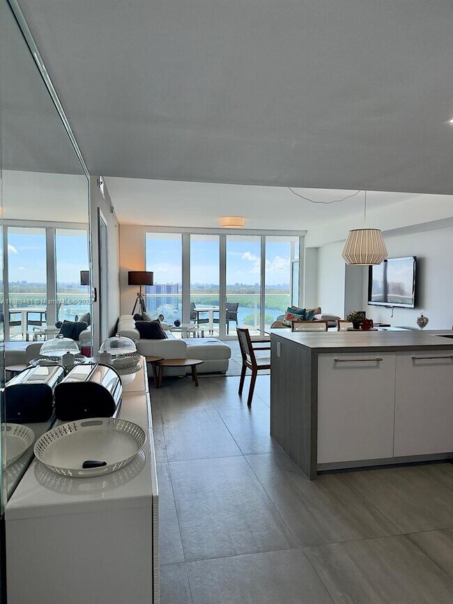 Building Photo - 400 Sunny Isles Blvd