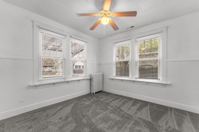 Building Photo - Your Dream Home Awaits in Norfolk!