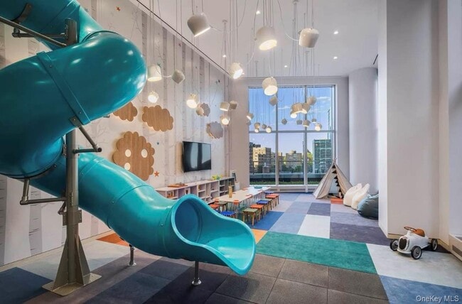 Building Photo - 138 Willoughby St