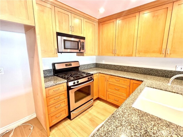 Building Photo - 1144 Stonewall Cir