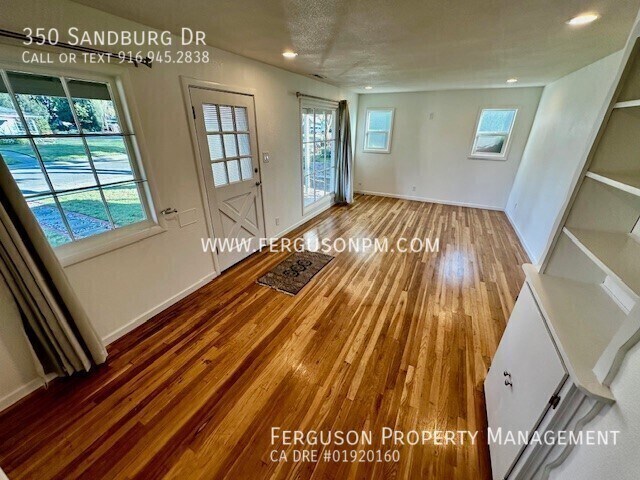 Building Photo - 350 Sandburg Dr