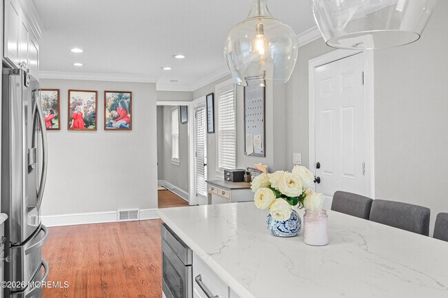 Building Photo - 57 Villa Pl