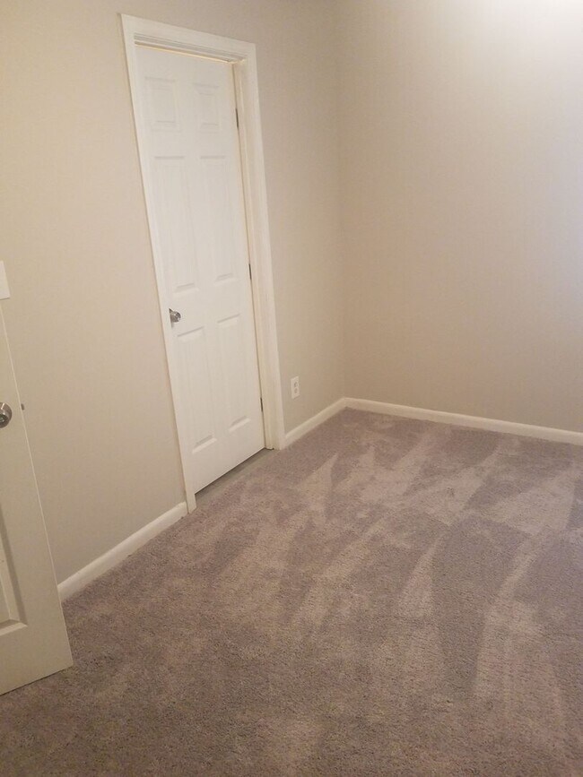 Building Photo - 2 Bed 1.5 Bath in Atlanta!