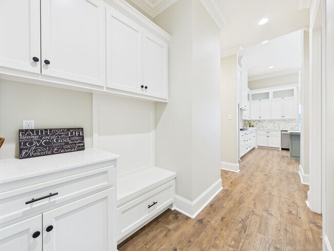 Building Photo - Stunning New Construction 4 Bed 3.5 Bath- ...