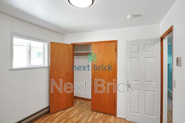 Building Photo - 11545 26th Ave NE