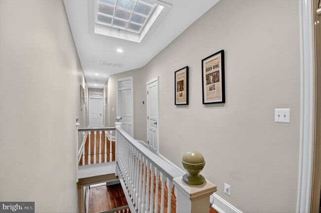 Building Photo - 216 N St NW