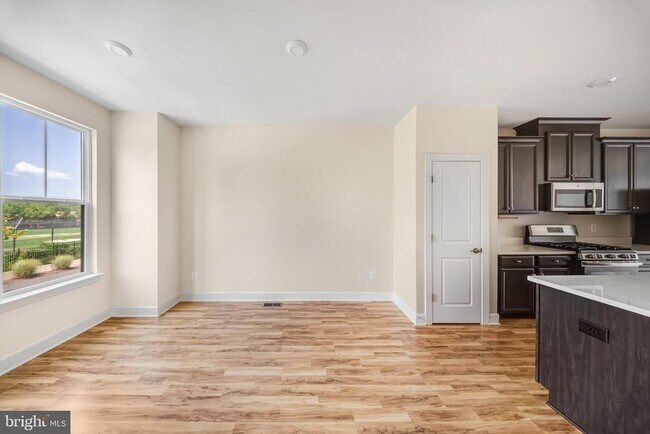 Building Photo - 3525 Carnaby St