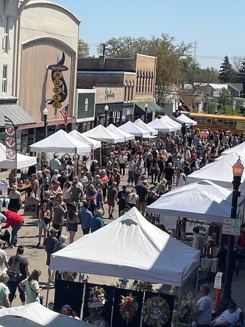 Building Photo - 100 3rd St