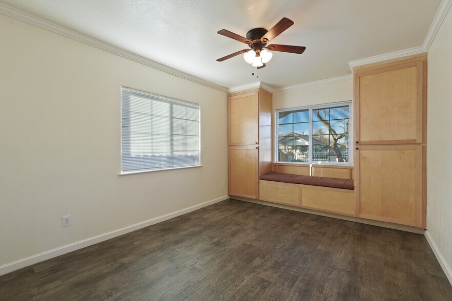 Bedroom 1 - 324 Flora St