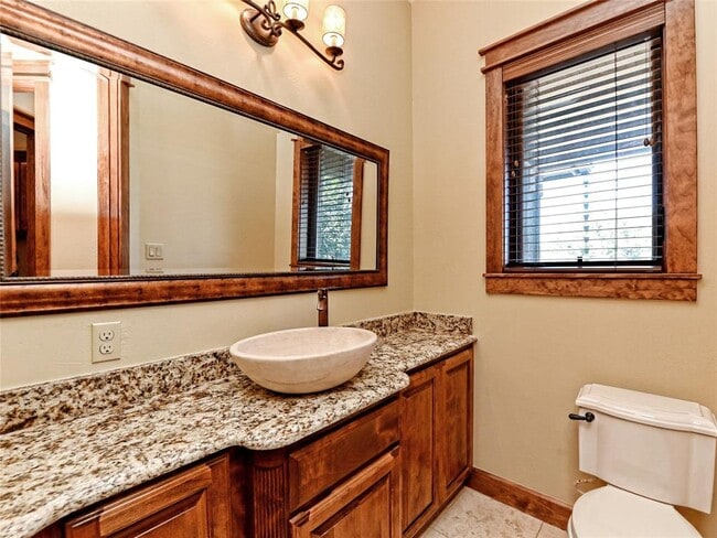 Building Photo - 26505 Masters Pkwy