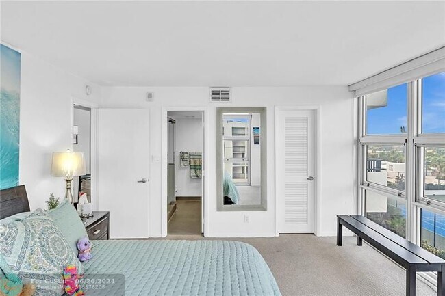 Building Photo - 525 N Ocean Blvd