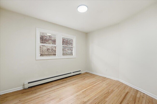 Building Photo - 212 Seaview Ave