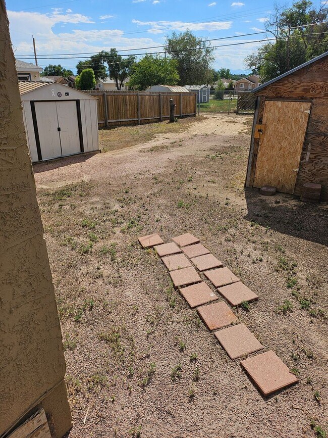 Building Photo - ALL PROSPECTIVE TENANTS MUST SUBMIT A $58 NON-REFUNDABLE APPLICATION FEE PER APPLICANT ONLINE AND...