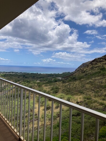 View from front door to ocean - 84-680 Kili Dr