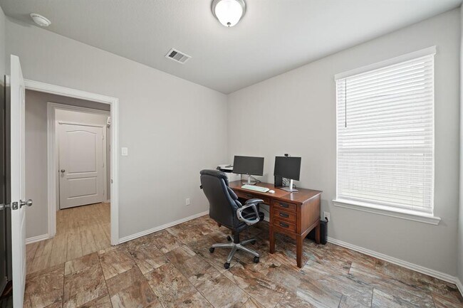Building Photo - 7410 Arabian Moon Trail