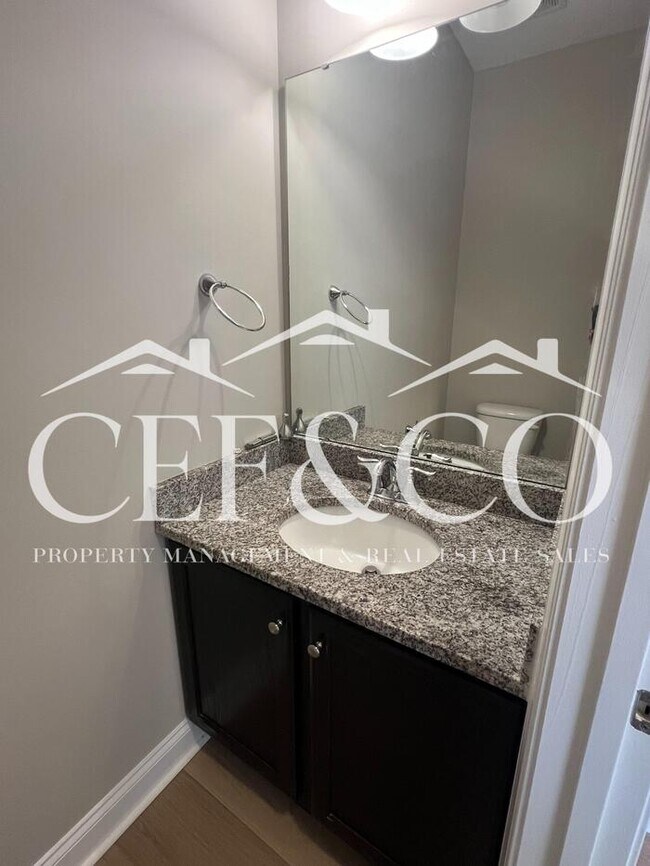 Building Photo - Spacious 3 bedroom 2.5 bedroom available in Moore!