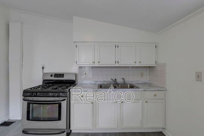 Building Photo - 174 N Princeton Ave
