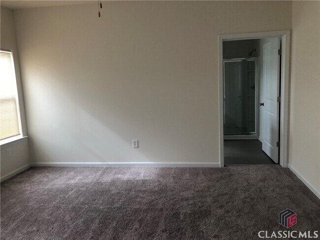 Building Photo - 1109 Day Dr