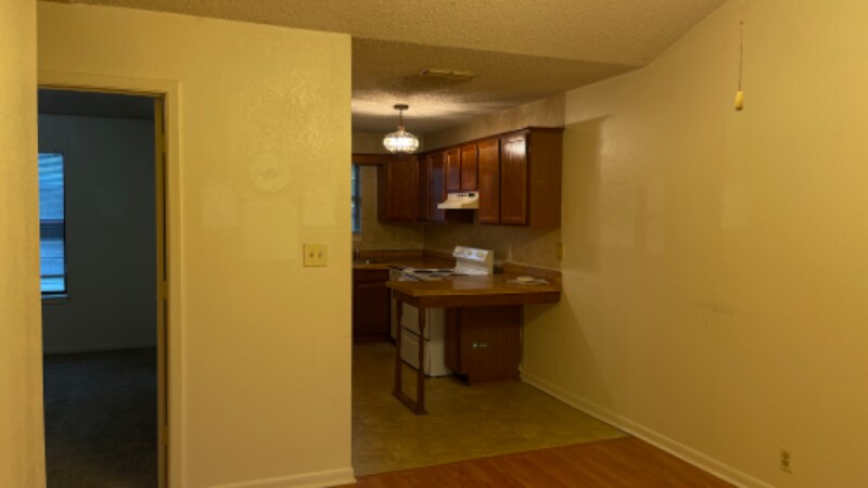 Building Photo - 1603 W Elm St