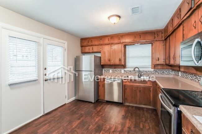 Building Photo - 311 Franklin Dr