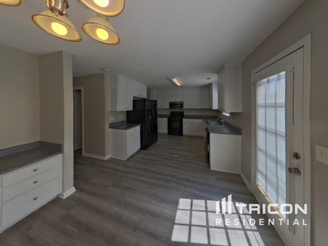 Building Photo - 5753 Village Loop