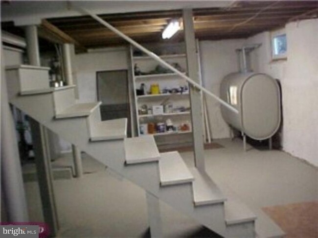 Building Photo - 604 S Main St