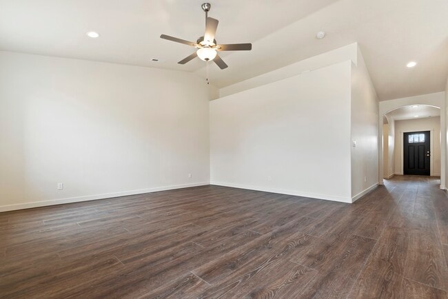 Building Photo - 5904 Lekeitio Dr