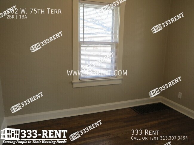 Building Photo - 702 W 75th Terrace