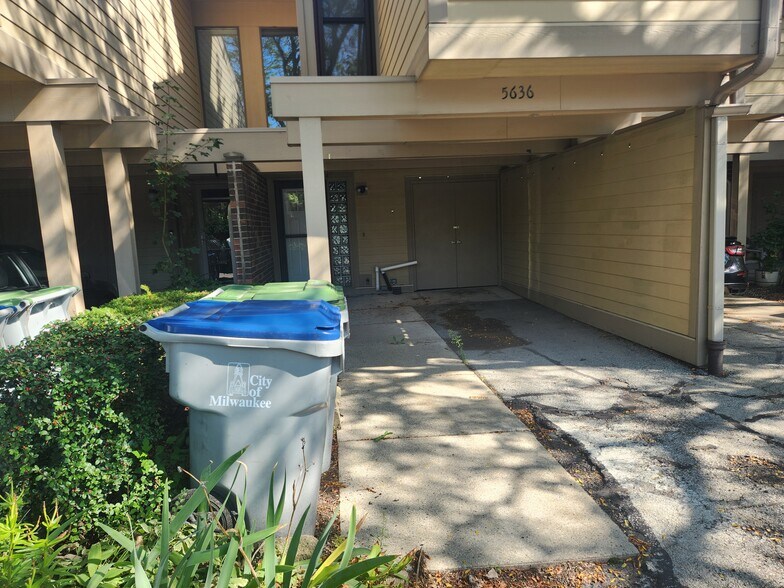 Carport - 5636 S 27th St