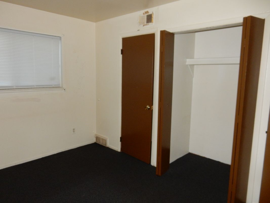 Building Photo - 5110 Maple St