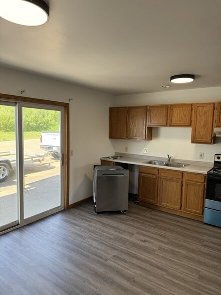 Building Photo - 2161 Sunnyslope Dr