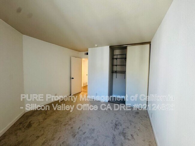 Building Photo - 2290 Sun Glory Ln