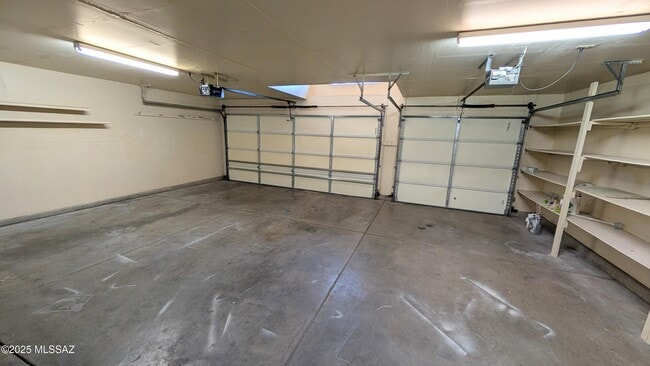 Building Photo - 1061 W Antelope Creek Way