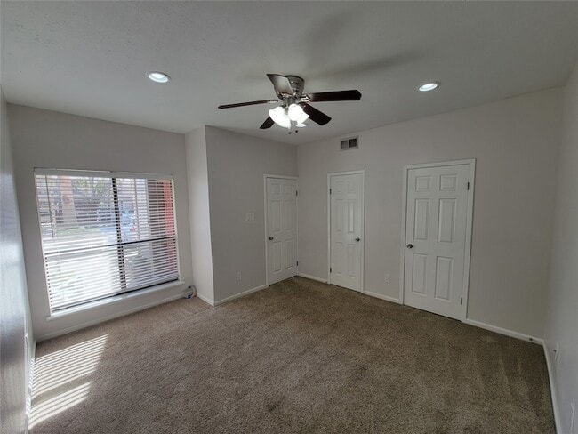 Building Photo - 2025 Augusta Dr