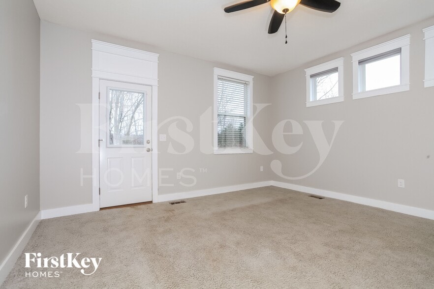 Building Photo - 3962 Snowcreek Dr