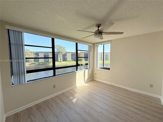 Building Photo - 10426 E Clairmont Cir