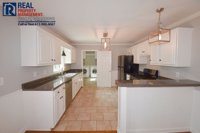 Building Photo - Amazing 4 bd 3 bath home! Fenced in yard, Attached garage and Bonus room, washer and dryer included!